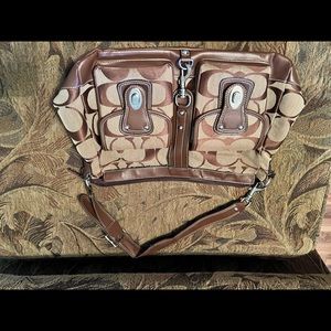 Coach Medium-sized purse. Super cute! Great condition.